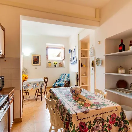 Semesterbostad Farfallino's House *